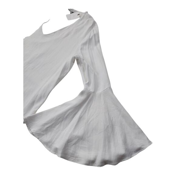 WAYF *NWT* Bell Sleeve V-Neck White Blouse‎  Women's Size Medium NWT - Picture 5 of 11